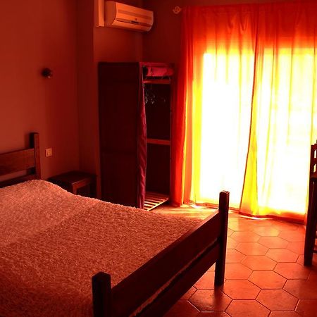 Hotel Le Couloubrier ลูมีย์ ภายนอก รูปภาพ