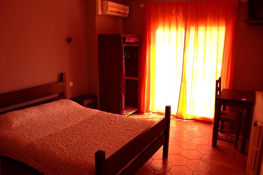 Hotel Le Couloubrier ลูมีย์ ภายนอก รูปภาพ