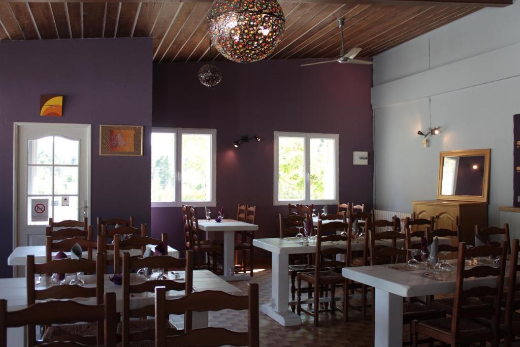 Hotel Le Couloubrier ลูมีย์ ภายนอก รูปภาพ