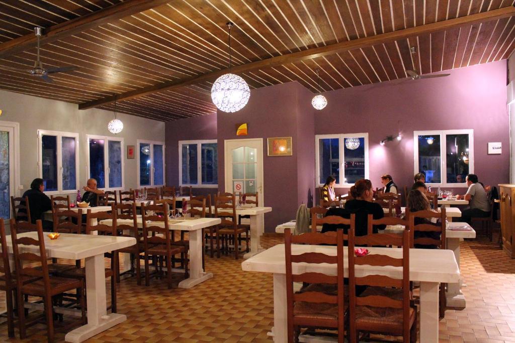 Hotel Le Couloubrier ลูมีย์ ภายนอก รูปภาพ